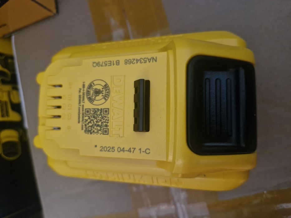 Dewalt POWERPACK 8 ah акумулятор