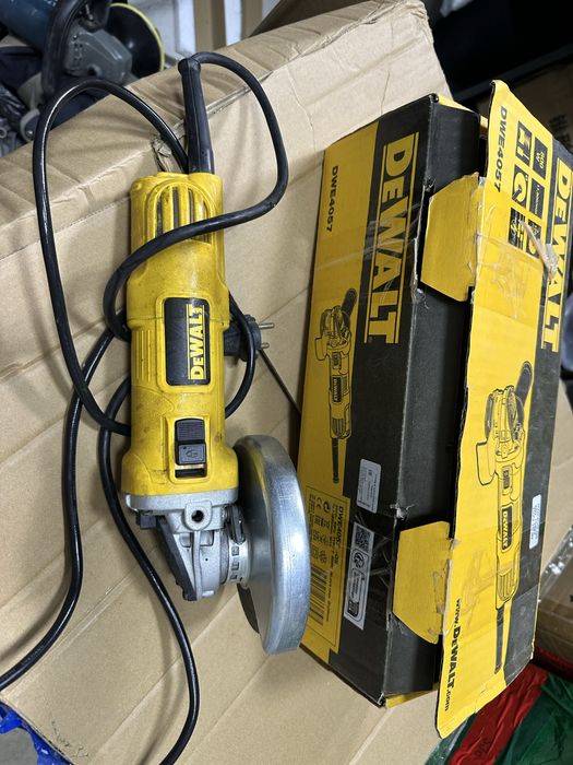 Болгарка Dewalt в отличном состоянии