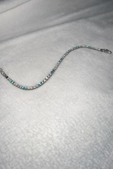 Сеебърна гривна с камъчета (tennis bracelet)