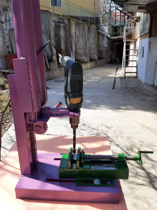 Продам стойку для ручной дрели