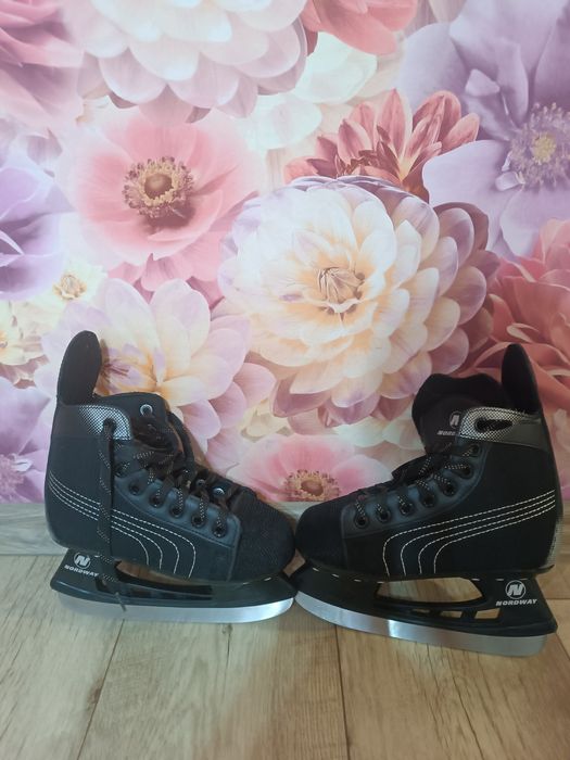 Продам коньки детские