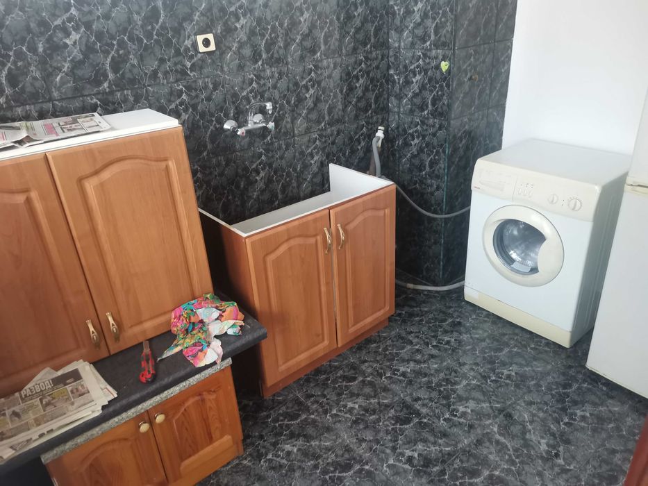 Дава се под наем Тристаен апартамент в Бургас, Възраждане - 88 кв.м за 250 € - Снимка #2