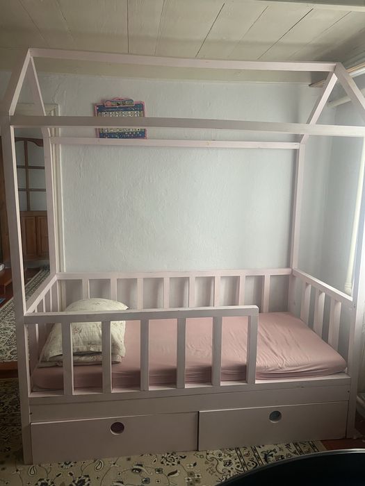 Кровать домик срочна сатылады