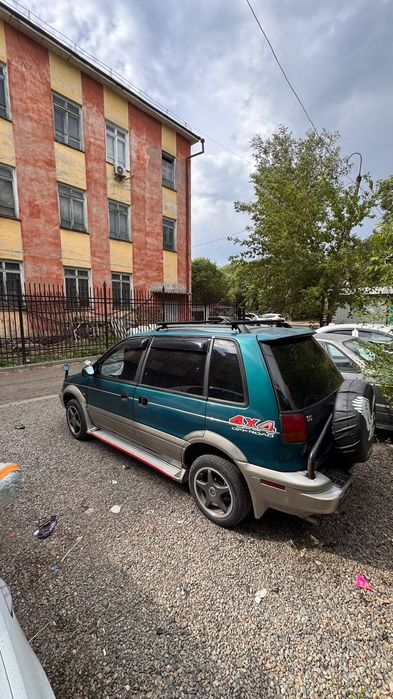 Срочно продам машину  Mitsubishi RVR
