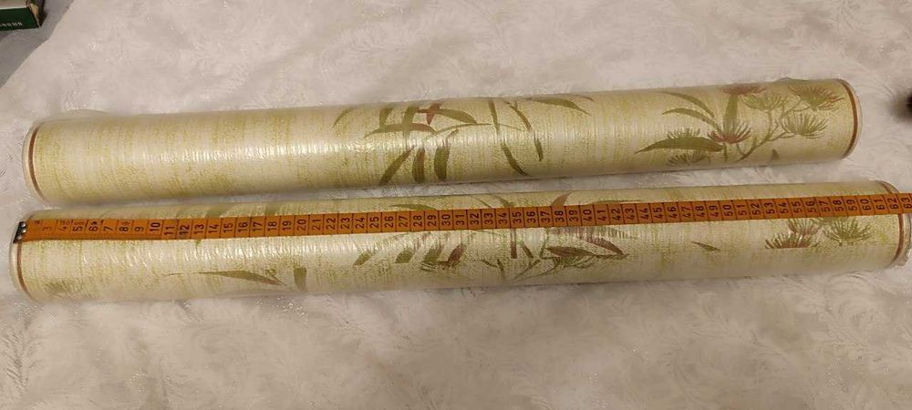 Обои 2 рулона по 13м (8.2м² каждый), ширина 63см
