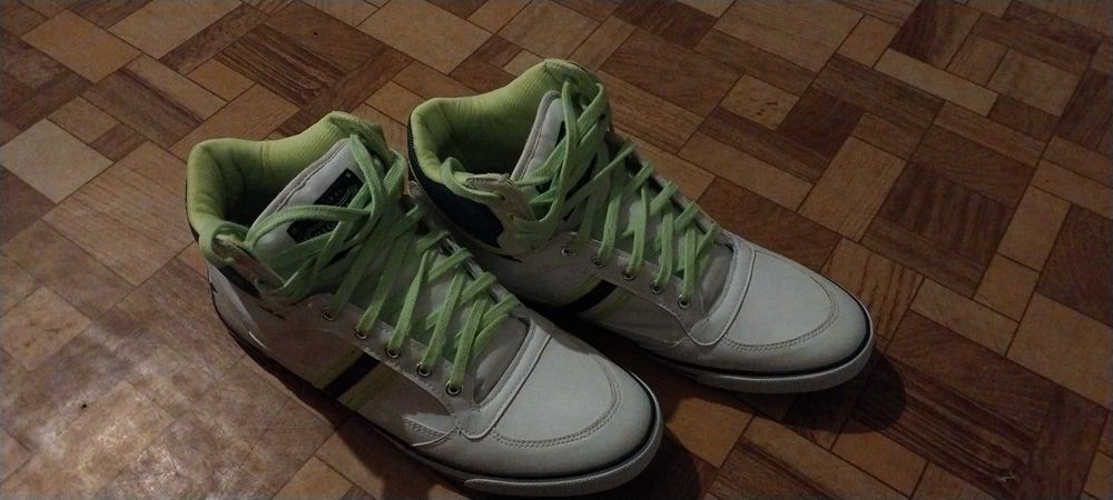 Продавам чисто нови обувки 44 номер