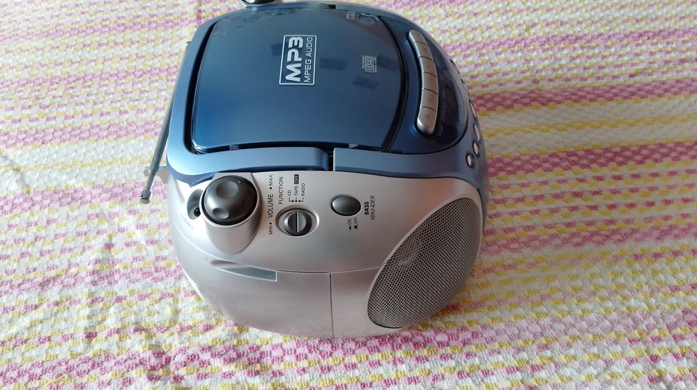Radio Casetofon Sanyo portabil Retro Boombox