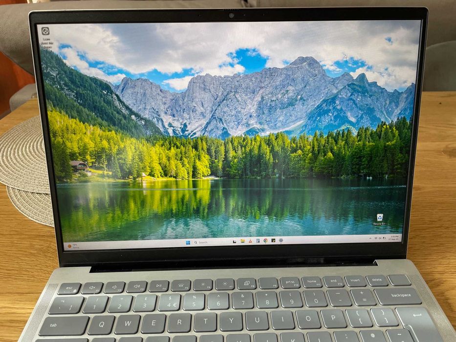 Dell 14 5430 cu Intel i7 13th Gen-1360P, 16 nuclee, 16 GB RAM, 1TB SSD