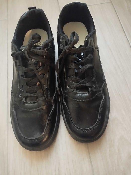 Почти нови мъжки обувки 42 номер