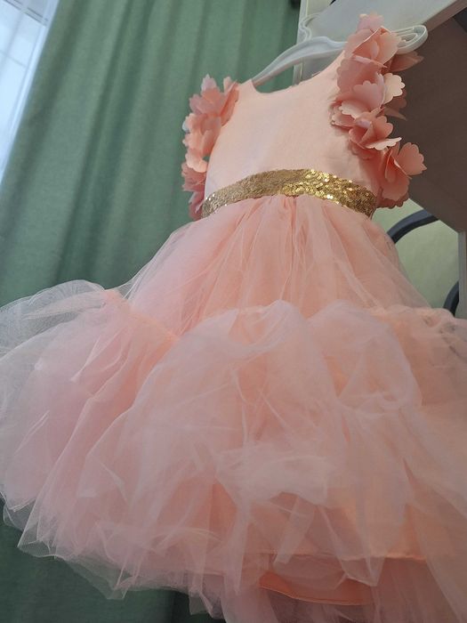 Платье нарядное  для девочки