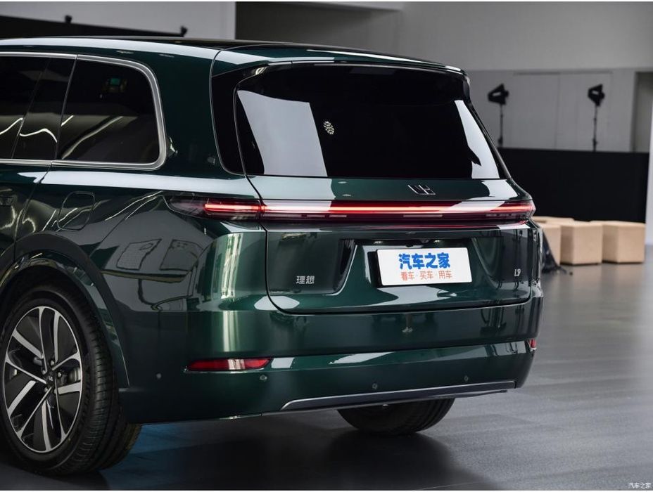 Срочно !!!   !! Li one , li one  зелёный 21/24йил , сотилади