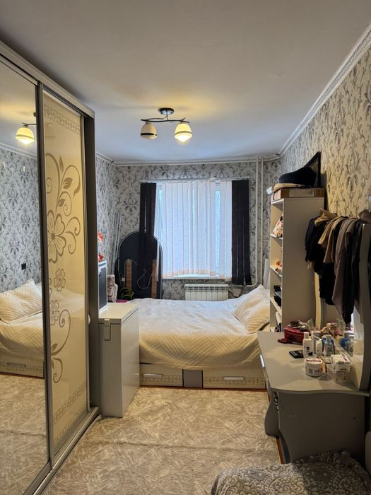 Срочно 2ком в 6мкр на 2эт