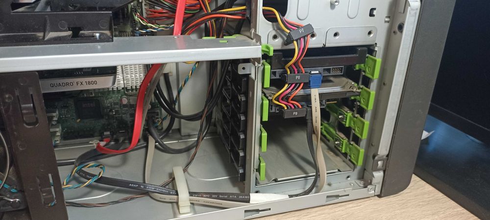 Продавам компютър / работна станция / сървър с Xeon W3550