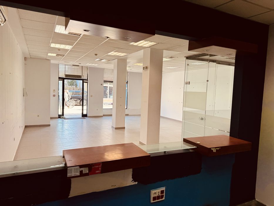 Дава се под наем Магазин в Ихтиман - 150 кв.м за 1000 € - Снимка #4