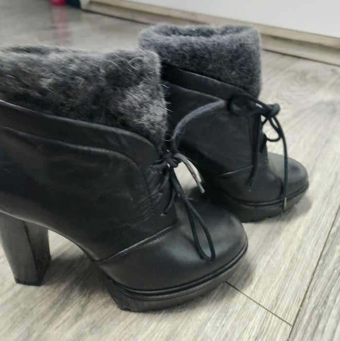 Ghete Calvin Klein mărimea 38