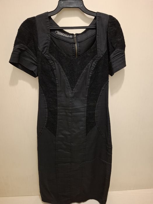 Рокли на Юнона, Размер М