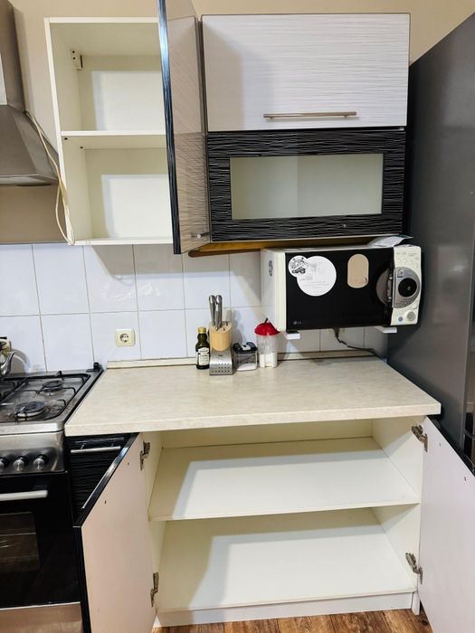 Срочно продаю кухонный гарнитур