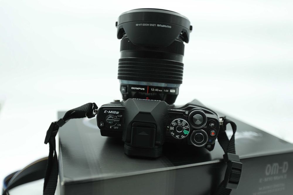 Olympus OM-D E-M10 Mark III с Olympus M.Zuiko ED 12-40mm f/2.8 PRO