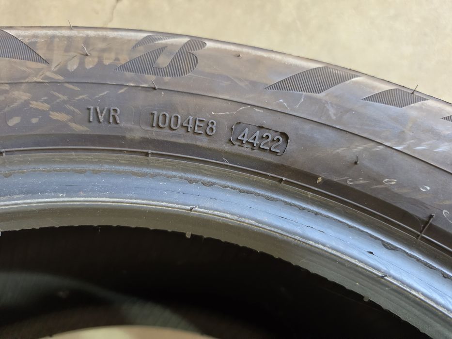 2бр. 235/55/17 Bridgestone dot4422 всесезонни гуми