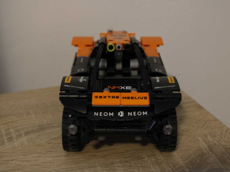 Mașină NEOM McLaren Extreme E 42166, model Technic asamblat