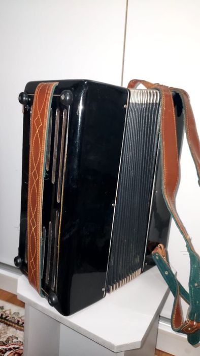 Баяны б/у — Barcarole Professional и советский