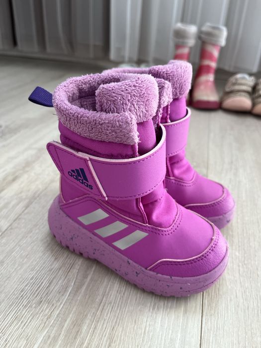 Ботушки адидас за момиче 23 номер