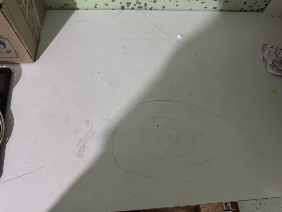 Продам маникюрный стол