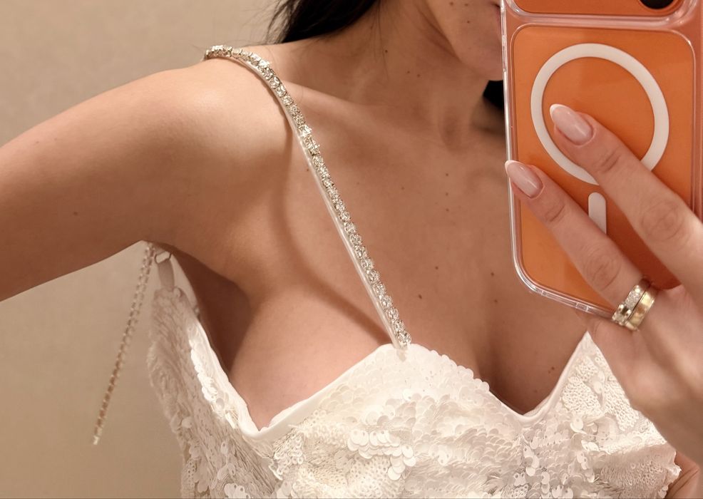 Бяла рокля с пайети