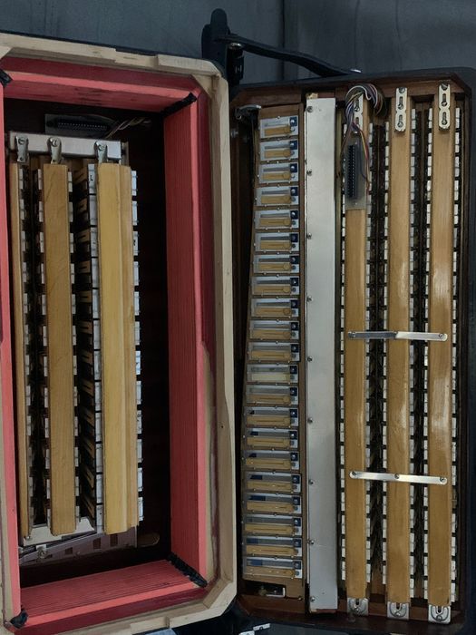Acordeon Mengascini cu cameră + Amplificare