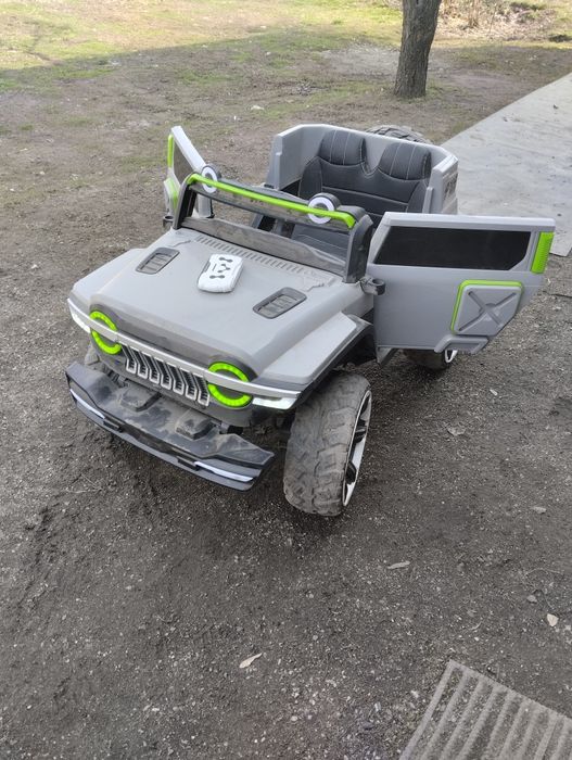 Детский электромобиль