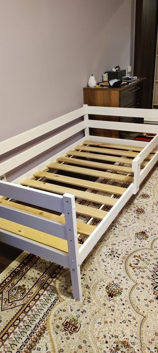 Кровать подростковая