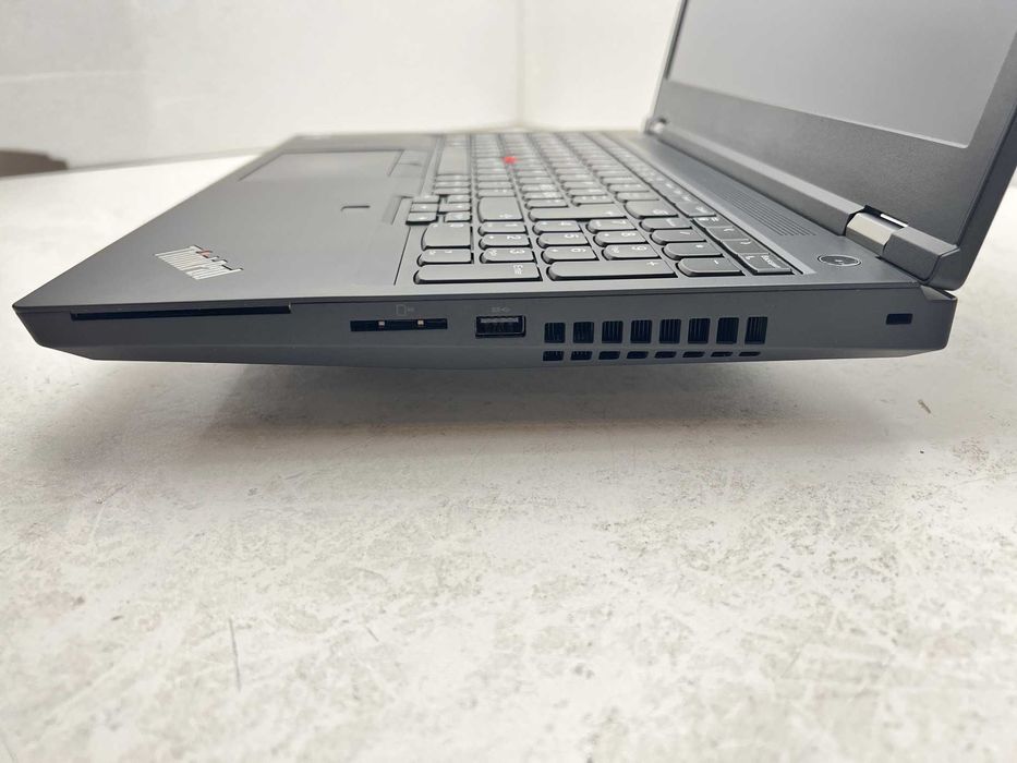 реновиран Mobile Workstation Lenovo Thinkpad P15 G2 15.6" i9-11950H 32GB 1ТB с Гаранция