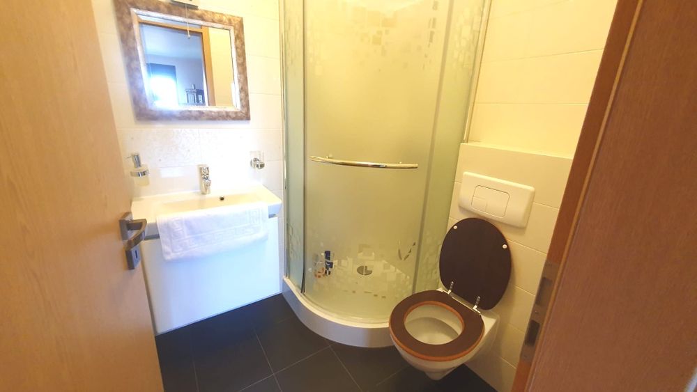 Ap.3 camere tip Penthous bloc nou+loc de parcare zona Lipovei