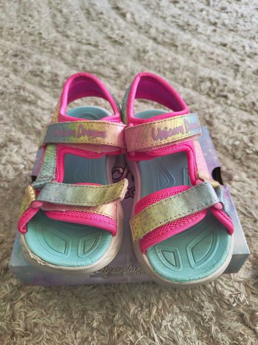 Vand sandale fete Skecchers nr 26 pret 70 lei