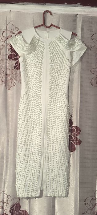 Платье вечернее белое