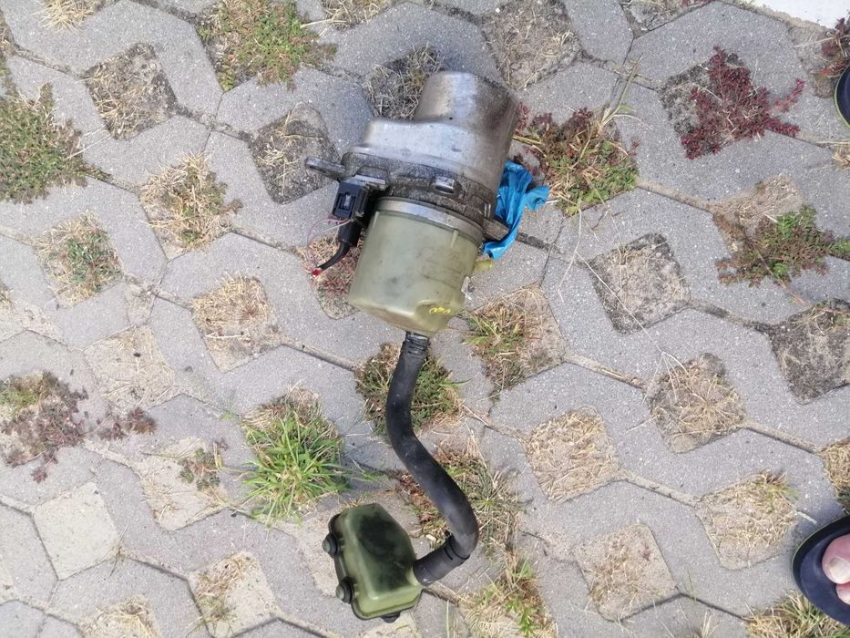 продавам хидравлична помпа за volvo