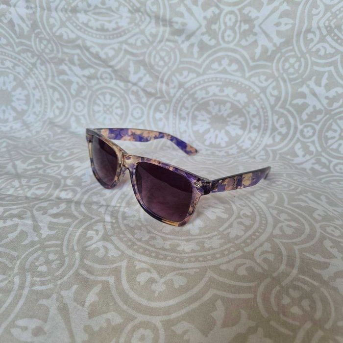 Бижута/ аксесоари/ очила/ колани/ мечета