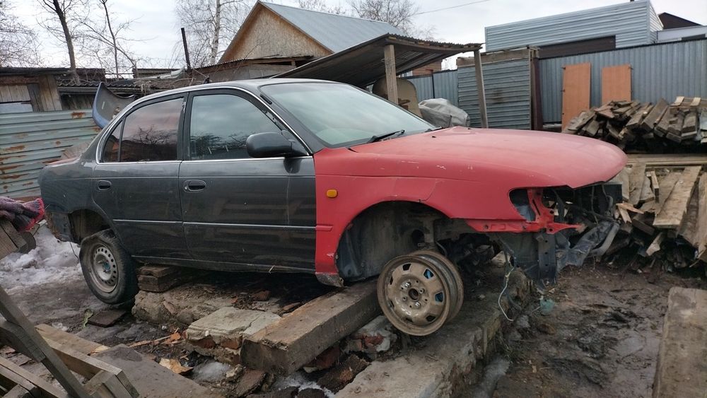 Продам тайото каролла 1995 года по запчастям или целиком