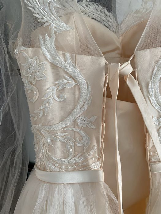 Свадебное платье персикового цвета