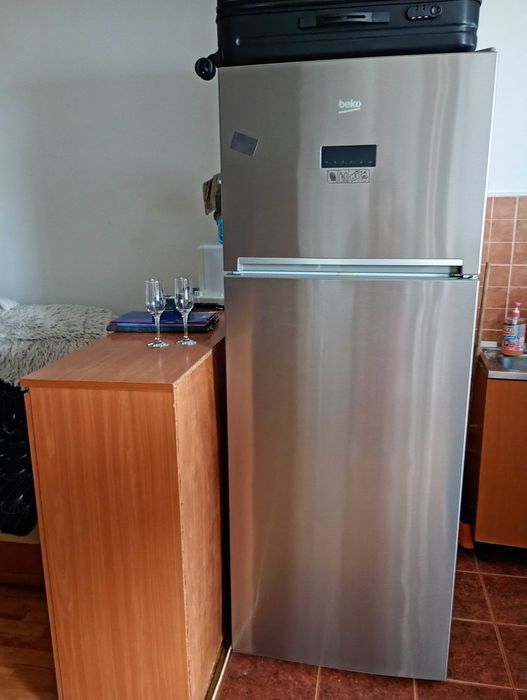 Frigider Beko NoFrost cu usi din inox... fă o ofertă