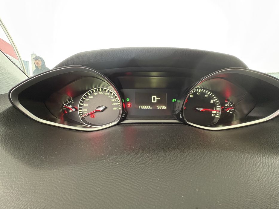 Vand peugeot 308, 1.6 benzina.