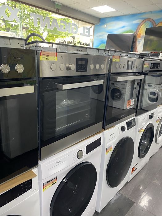 Фурна за вграждане с плот Bauknecht 65 l