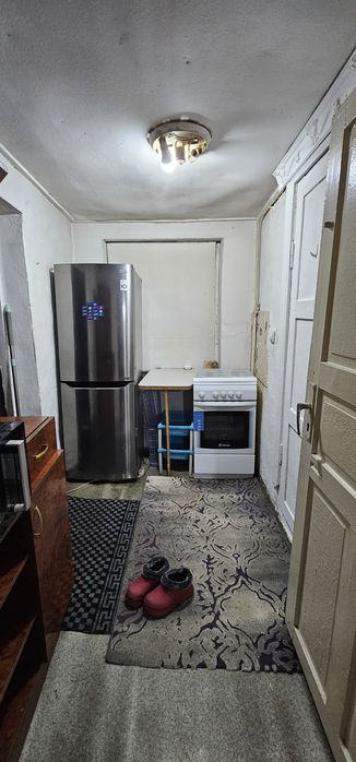 Сдам на длительный срок пол дома.