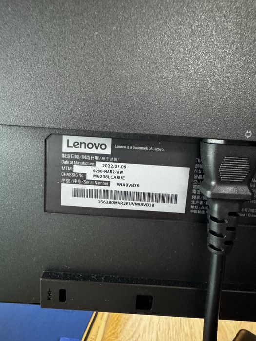 За Части!!! Чисто нов монитор Lenovo Thinkvision T24i-2L спукан екран