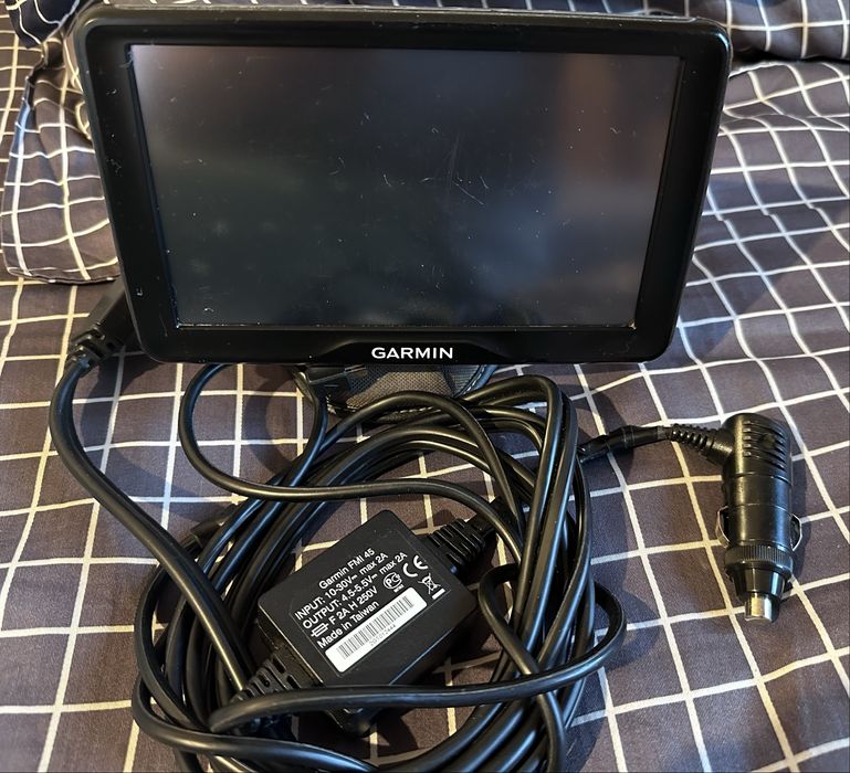 Garmin Dezl 2797 LMT - навигация за камион, TIR