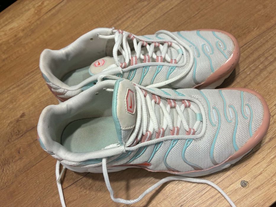 Оригинални Nike TN с нормални следи от употреба