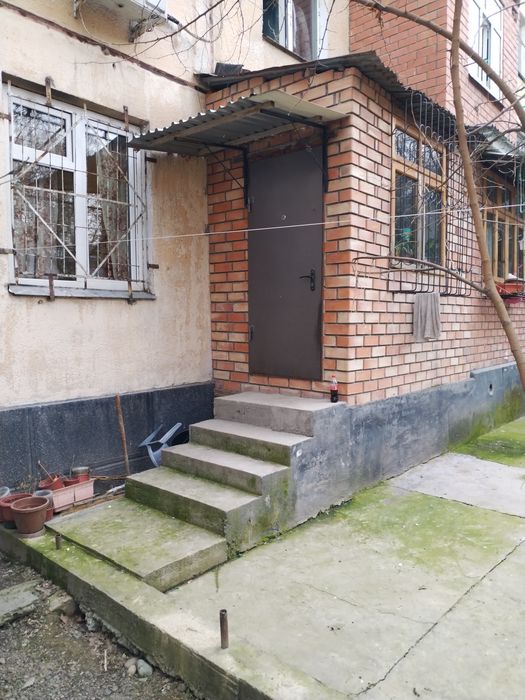 Чиланзар-24 дом 45 2/1/4 балкон 1,5х6