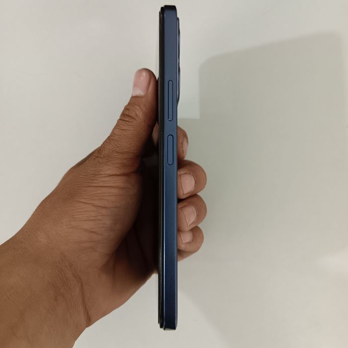 Telefonni aybi yoq narxini kelishamiz.