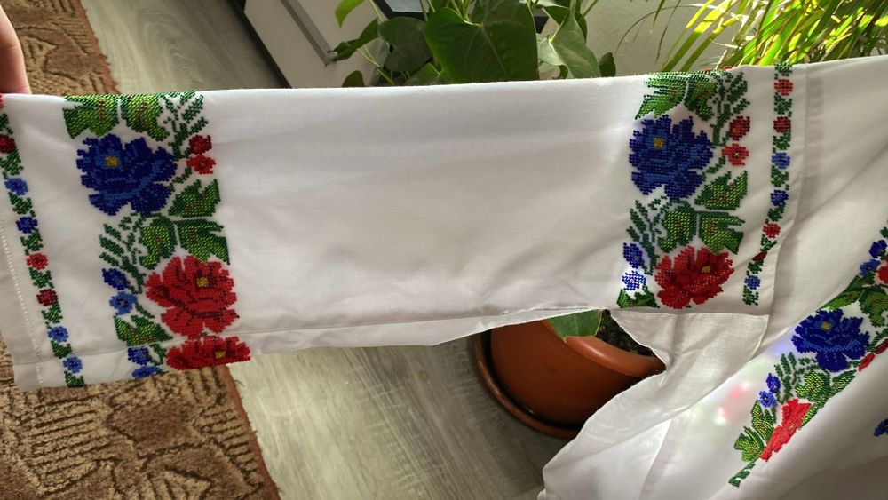 Vând cămașă tradițională