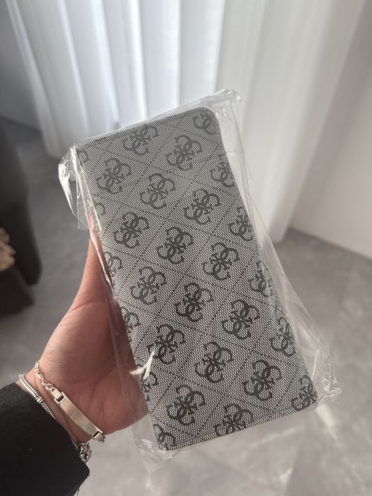 Vand portofel Guess nou tip plic